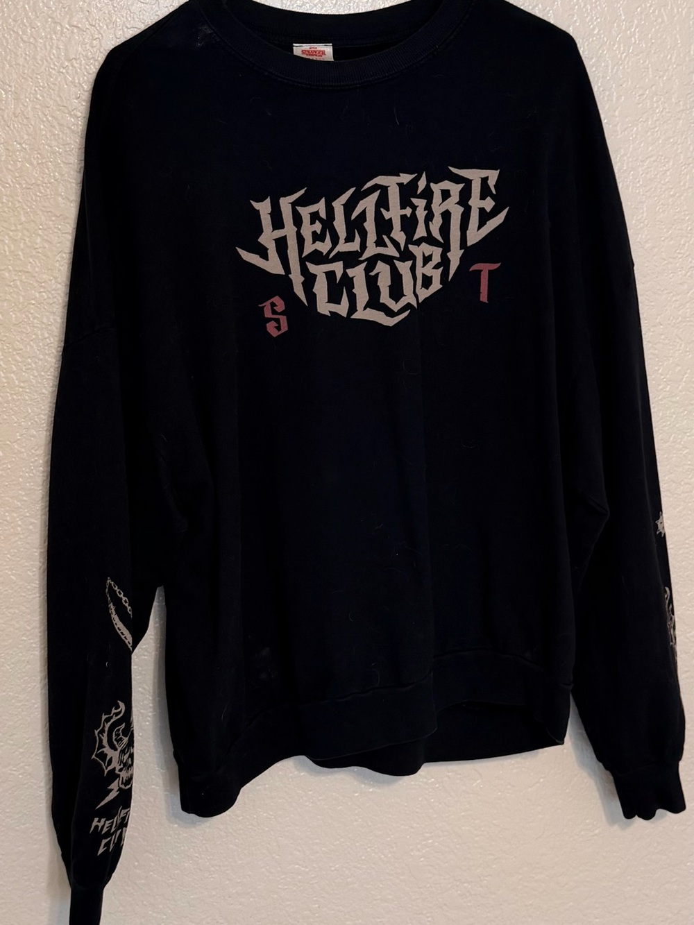 PACSUN Stranger Things Black Hellfire Club Graphic Pullover Sweater Authentic